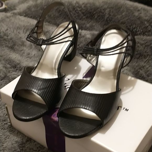 Angel Steps Black Textured Peep Toe Sandals! - Picture 4 of 13
